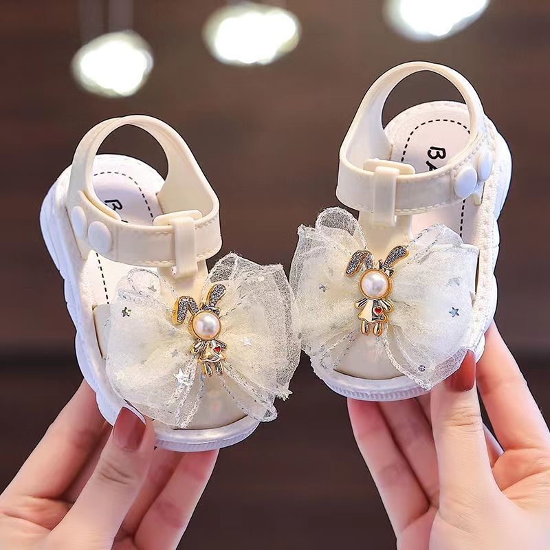 2025. gada pārrobežu jaunās Eiropas un Amerikas 2024. gada jaunās meiteņu pretslīdes mīkstās vasaras sandales