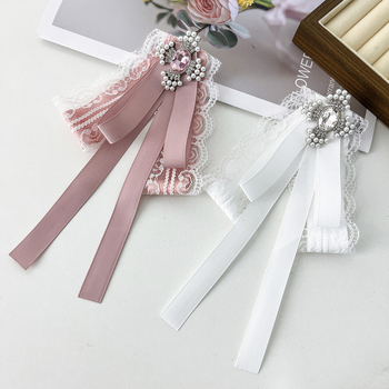 Pils stila elegants tauriņu sieviešu balts mežģīņu krusts rhinestones piespraude daudzpusīgs krekls ar augstas klases kakla izgriezumu aksesuārs