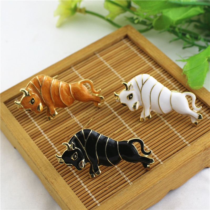 Модна ретро трицветна капка масло, брошка с крава във формата на крава, нов зодиакален животински стил, корсаж на едро