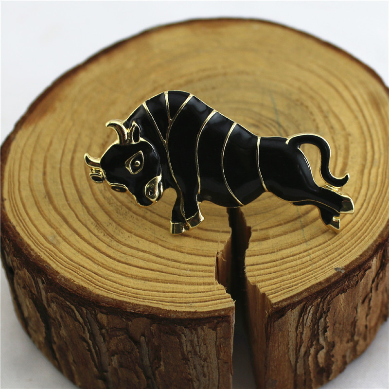 Модна ретро трицветна капка масло, брошка с крава във формата на крава, нов зодиакален животински стил, корсаж на едро