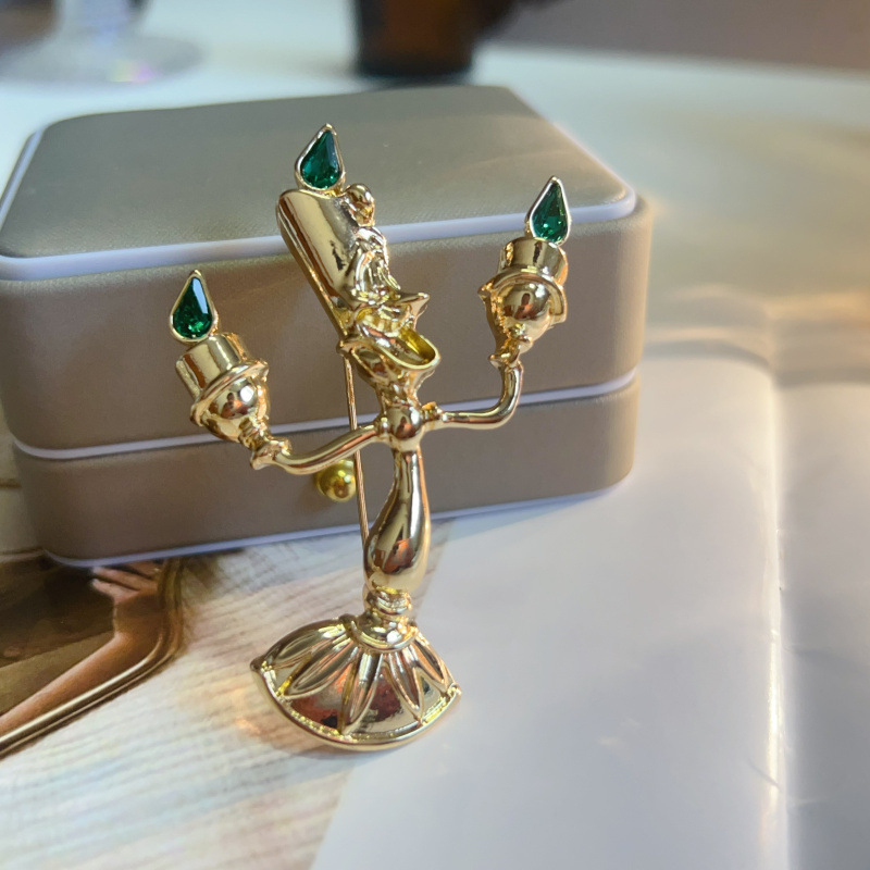 Нова едро западен двор ретро свещена лампа форма златна брошка изискан темперамент мъжка и дамска брошка