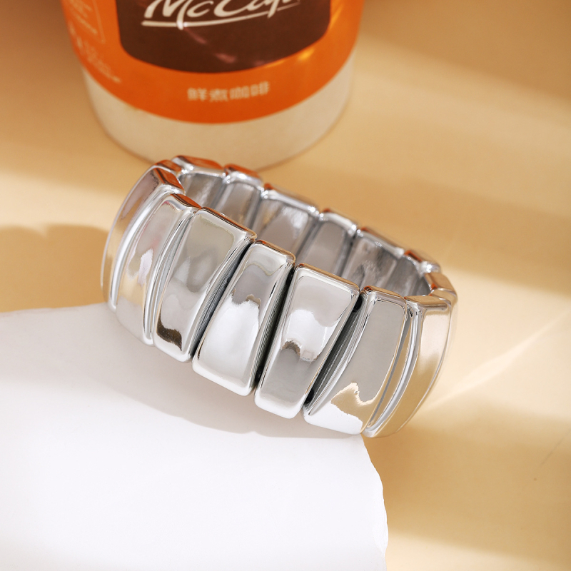 Eiropas un Amerikas viegla, grezna, augstas klases metāla stila, moderna, eleganta rokassprādze ceļošanai uz darbu un mājām, personalizēta, plata zelta un sudraba rokassprādze pārrobežu ceļošanai