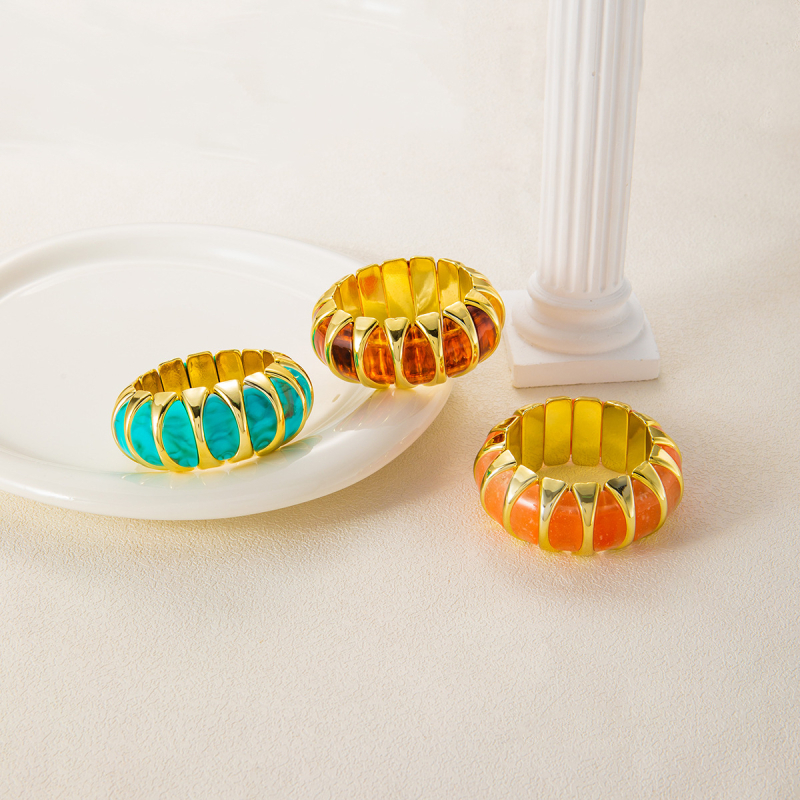 Eiropas un Amerikas Savienoto Valstu pārrobežu pārspīlēta nišas personības aproce zaļa, augstas izjūtas ģeometriska, neregulāra aproce modes, modernas rotaslietas