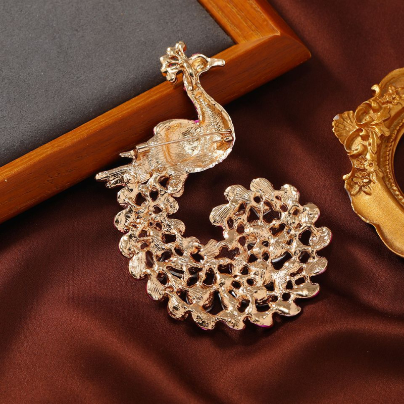 Тежка промишленост ретро голяма кристална паунова брошка елегантна мода Жокер животински корсаж костюм палто аксесоари на едро