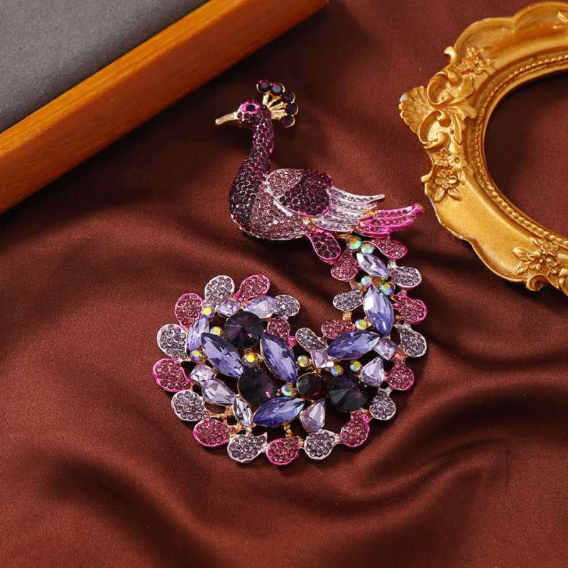 Тежка промишленост ретро голяма кристална паунова брошка елегантна мода Жокер животински корсаж костюм палто аксесоари на едро
