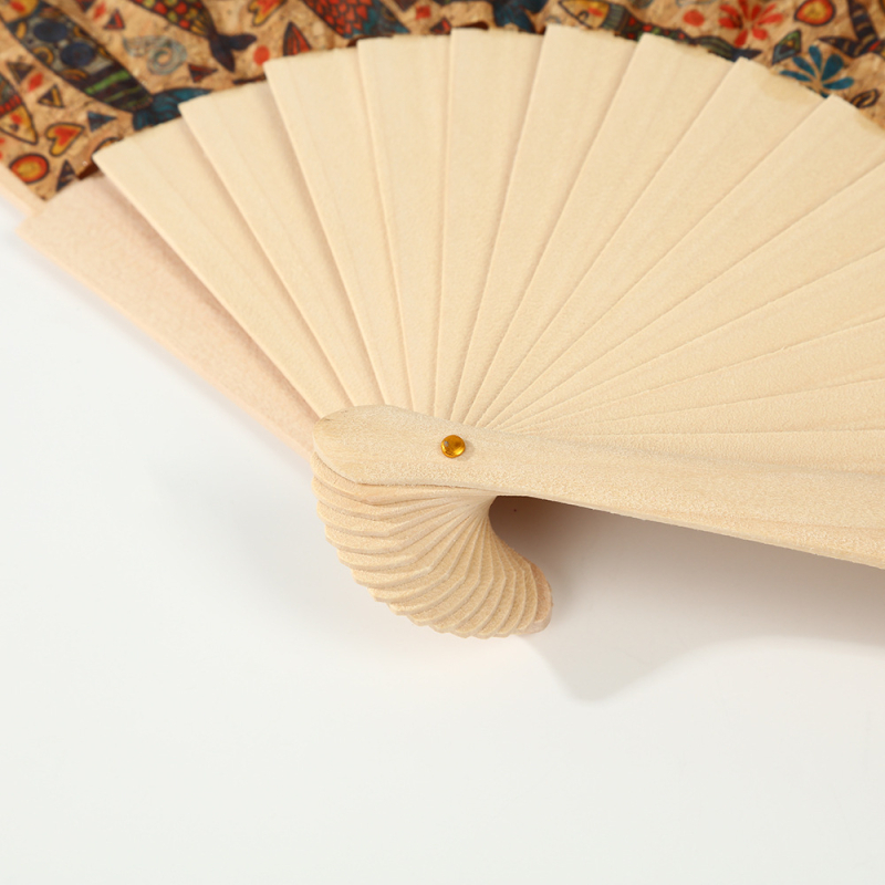 Нов китайски стил класически вентилатор с дървесен принт, преносим аксесоар Ханфу, сгъваем вентилатор с дървена дръжка, национална тенденция, ретро сгъваем вентилатор