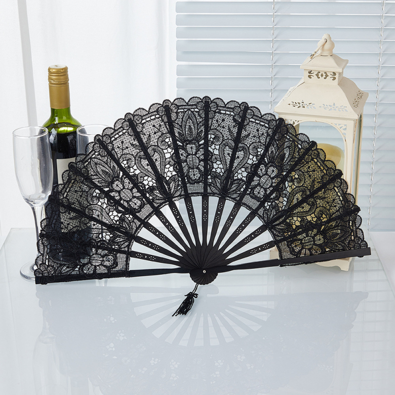 Europietiško stiliaus retro nėrinių nėrinių vėduoklės rūmų tuščiaviduriai siuvinėjimo vėduoklės šokių spektaklis bambuko vėduoklė vestuvių studijos šaudymo rekvizitai