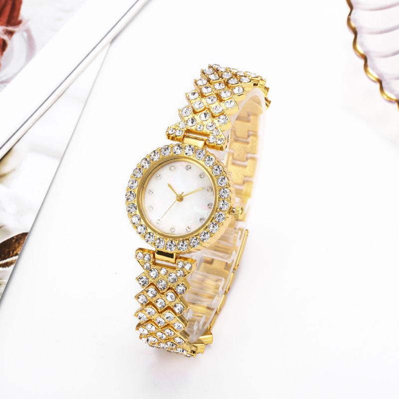Трансгранични експлозии на външната търговия Темперамент Мода Пълен диамантен стоманен колан Дамски часовник Fritillaria Rhinestone Face Кварцов ръчен часовник Гривна Часовник