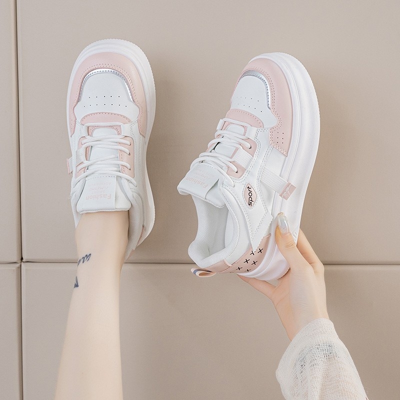 Пролетни нови бели обувки за 2025 г. в корейски стил, ученички, с дебела подметка, спортни маратонки, ежедневна улична фотография
