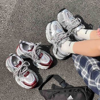 Retro keptos gatvės pėdos, demonstruojamos mažo storo padu, „Torre“ bateliai, nauji moteriški pavasario ir rudens lengvi, padidinto dydžio laisvalaikio sportiniai bateliai, sprogimai