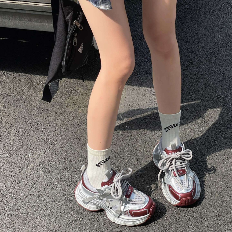 Retro keptos gatvės pėdos, demonstruojamos mažo storo padu, „Torre“ bateliai, nauji moteriški pavasario ir rudens lengvi, padidinto dydžio laisvalaikio sportiniai bateliai, sprogimai