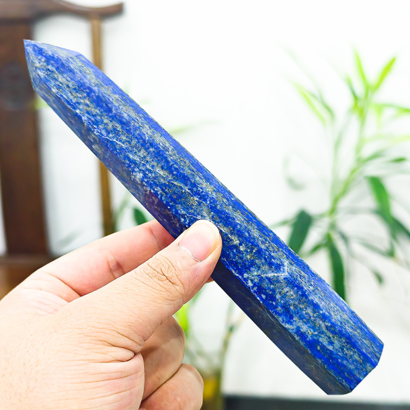 Dabīgais obsidiāns Lapis Lapis Lapis Liela kristāla kolonna Pulēta un attīrīta ģeometriskā enerģijas kolonna Mājas dekoratīvie galda rotājumi