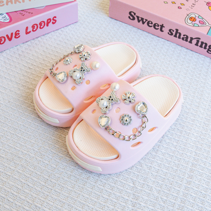 Nauji sprogimai Animacinių filmukų sidabriniai meškiukai Visų rungtynių berniukų ir mergaičių EVA šlepetės Mados dvigubos poros minkšto dugno neslystančios vieno žodžio šlepetės