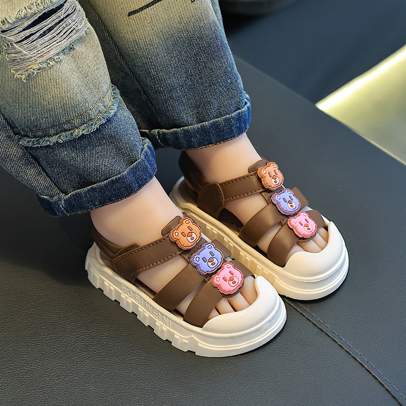 2025 Нови детски сандали, летни, за вътрешна и външна употреба, неплъзгащи се, сандали за момичета с меко дъно, сандали за момчета със среден и голям размер