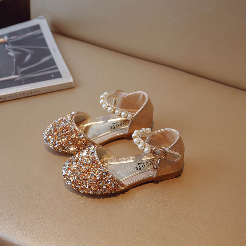 Детски обувки 2024 лято нови момичета кристали перлени принцесни обувки за малки момичета полусандали с плосък ток на едро поколение