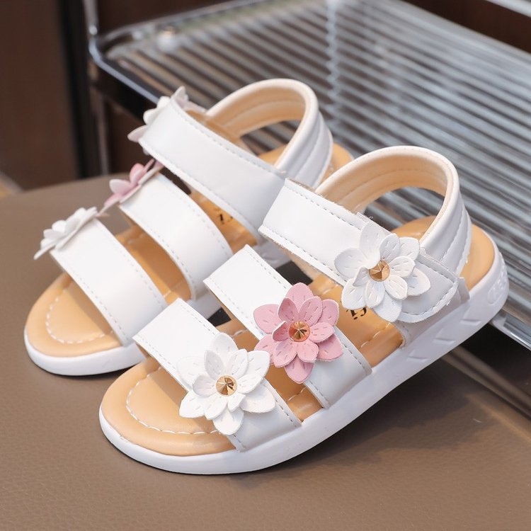 2024-es nyári új gyermek szandálok, lányoknak való virágos hercegnő cipők, középső és nagy gyermek római cipők, babacipők