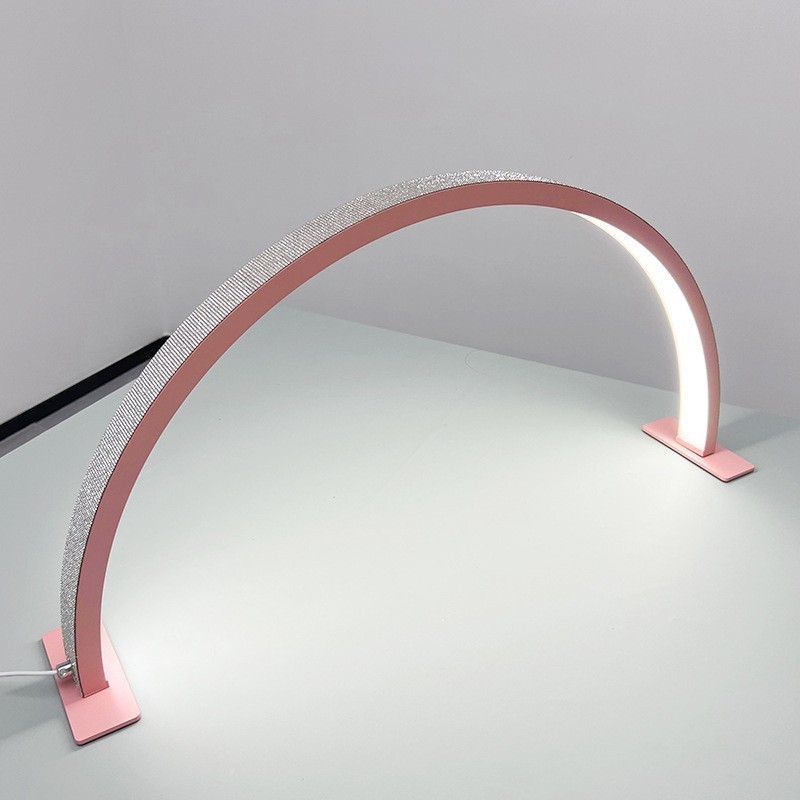 Pārrobežu LED pusmēness skaistumkopšanas lampa ar dimanta rakstu izšuvumu Skaistumkopšanas salona galda skropstu un manikīra galda lampa U veida acu aizsardzībai aizpildīšanas gaisma