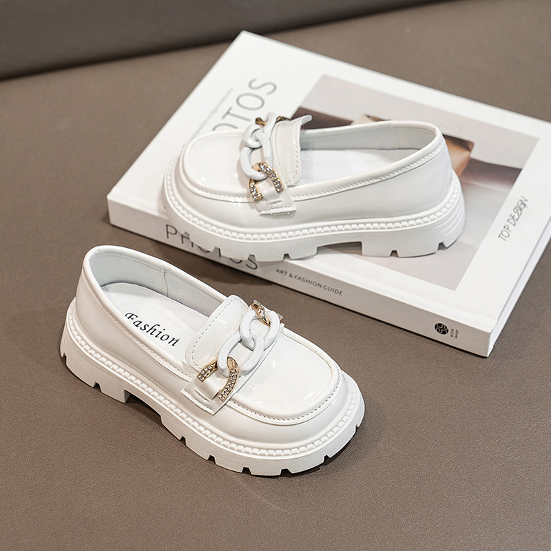 Кожени обувки за момичета Пролет и есен 2025 Модни детски обувки за принцеси в западен стил Средни и големи детски обувки в британски стил Кожени обувки за малки момичета