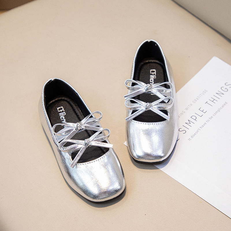 Детски момичешки универсални обувки с мека подметка, еднослойни, за момичета, пролет и есен, ново пристигане, стилни кожени обувки с плитка уста за бебета, за представяне на малки момиченца