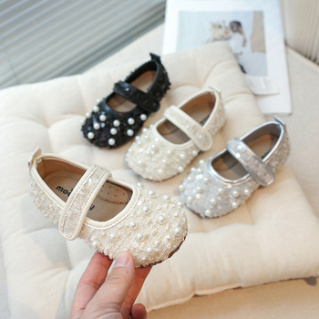Amazon jaunu mazuļu meiteņu modes pērļu pavasara vienvietīgie apavi korejiešu princeses mīkstās zoles mazi ādas apavi bērnu apavi sieviešu apavi