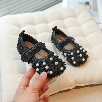 Amazon jaunu mazuļu meiteņu modes pērļu pavasara vienvietīgie apavi korejiešu princeses mīkstās zoles mazi ādas apavi bērnu apavi sieviešu apavi