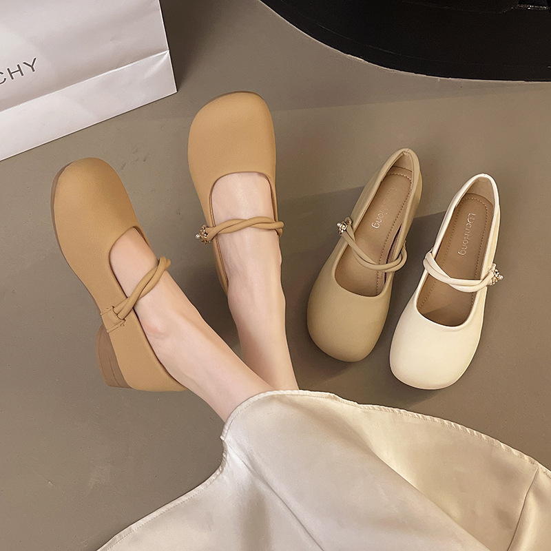 Нежни дамски обувки Мери Джейн, нови пролетни 2025 г., сладки, с кръгъл връх, нисък ток, френски стил, малки, кожени обувки с пола