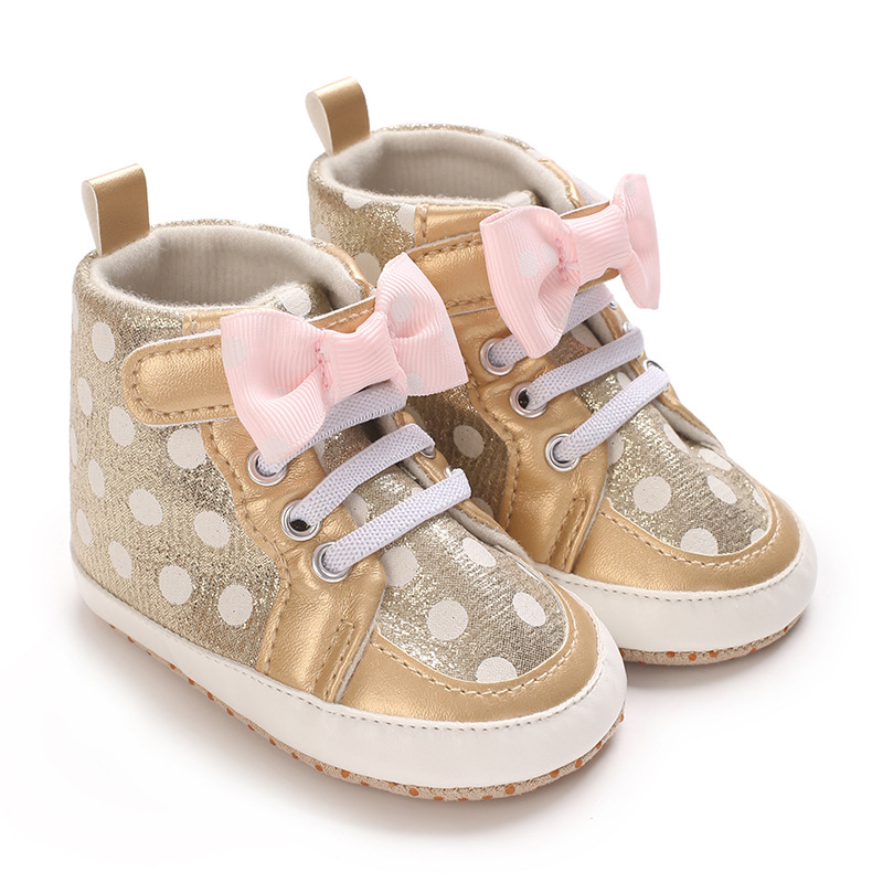 Pavasariniai ir rudens kūdikiams skirti bateliai, vidutinio ūgio laisvalaikio bateliai, kaspinėliai, kūdikiams skirti bateliai, minkšto padu, 0–1 metų kūdikiams.