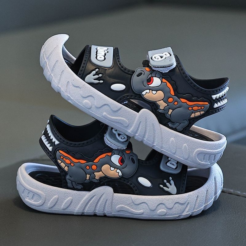 Nauji vaikiški sandalai berniukams 2025 m. vasaros nauji mažiems vidurinės mokyklos mokiniams minkštu dugnu neslystantys paplūdimio batai madingi vaikams