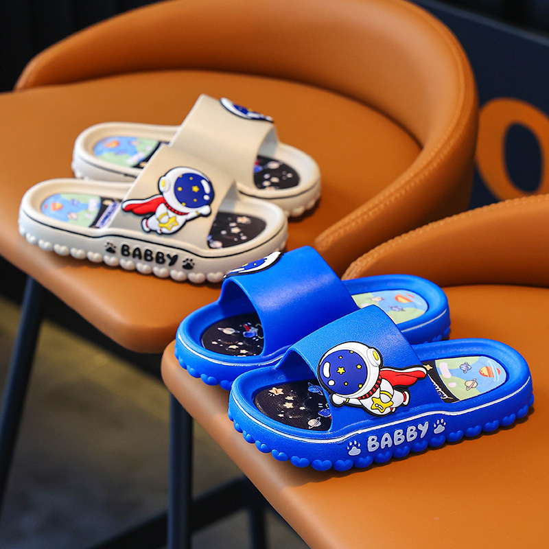 Kosmosemehe laste sussid suvised poiste laste vannituppa libisemiskindlad suured laste tüdrukute beebide lahedad kingad