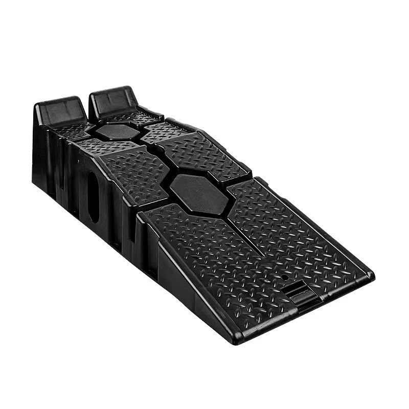 Automobilių techninės priežiūros keltuvų stovų, alyvos keitimo rampų, plastikinių vamzdžių, remonto įrankių ir rampų tiekimas per sieną