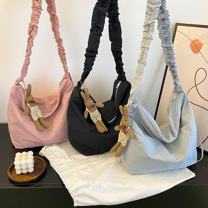 Дамска чанта от найлонов плат, чанта през рамо 2024, нова чанта, корейска модна сладка чанта през рамо с голям капацитет, чанта за външна търговия