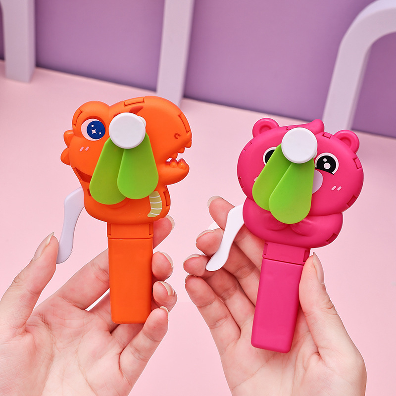 Vasarinis rankinis mažas ventiliatorius animacinis mielas gyvūnas lauko nešiojamas kūrybingas rankomis alkūninis rankinis slėgio ventiliatorius šešios vienos dovanos