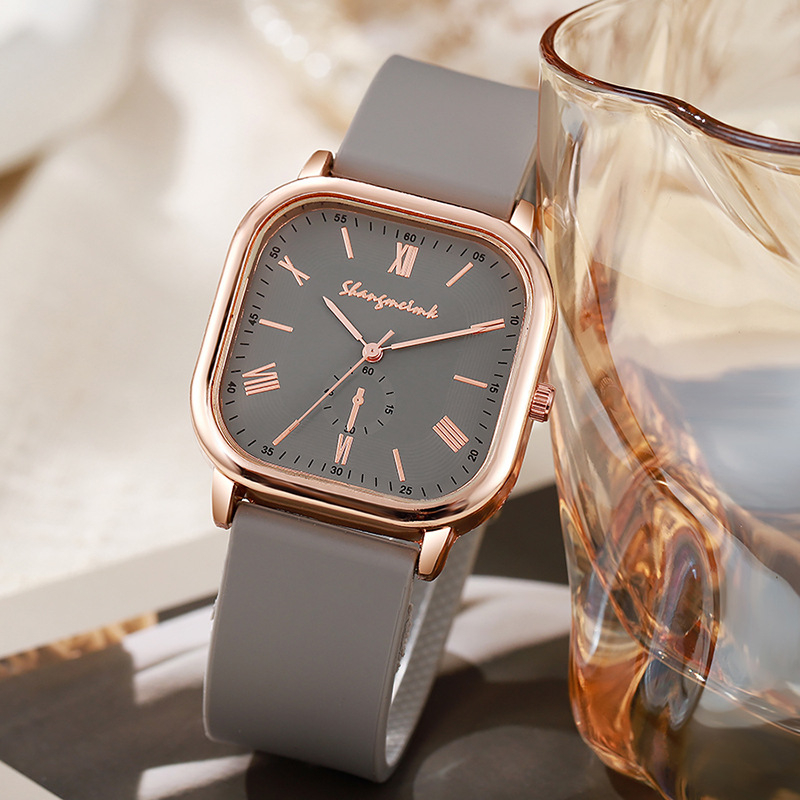 Трансграничен античен розово златен квадратен римски мащаб силиконова каишка дамски кварцов часовник директно от фабриката на едро