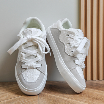 Pavasara jaunumi. Modernas maizes kurpes vīriešiem, melnbaltas, mazas smaržas, audekla kurpes, vīriešu ikdienas skrituļdēļu kurpes vairumtirdzniecībā.