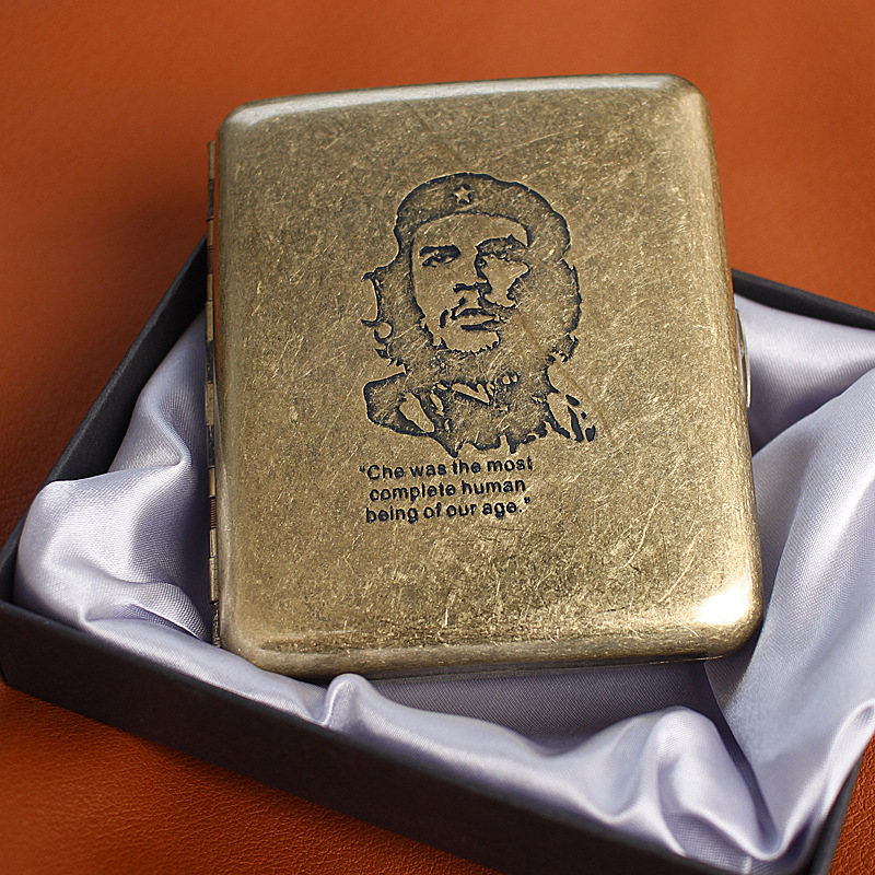 Uus 20-pakk metallist messingist sigaretiümbrist, millel on kinkekarp, millel on rõhukindel niiskuskindel meeste sigaretikaitsekarp