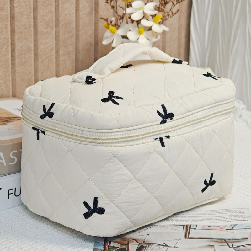 Трансгранична нова бродирана чанта с панделка, голям капацитет, ватирана козметична чанта, чанта за тоалетни принадлежности, чанта за съхранение на козметика