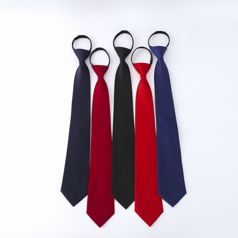 Vīriešu kleita ar lietišķu rakstu, 8 cm matēta auduma, rāvējslēdzēja un bezmezglu kaklasaite, melna, tumši zila, sarkana