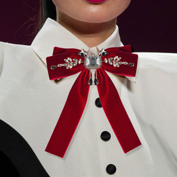 Sügis- ja talvemantlite aksessuaarid Prantsuse-Briti retrohõnguline teemantidega luksuslik lipspross Jk Lolita must lips