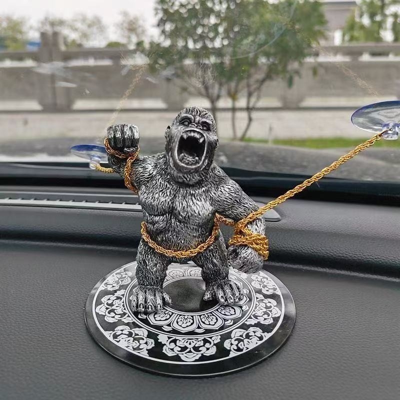 Tarpvalstybiniai automobilių papuošalai Gorilų automobilių papuošalų dizainas Smurtiniai, galingi ir dominuojantys surišimo gorilų papuošalai