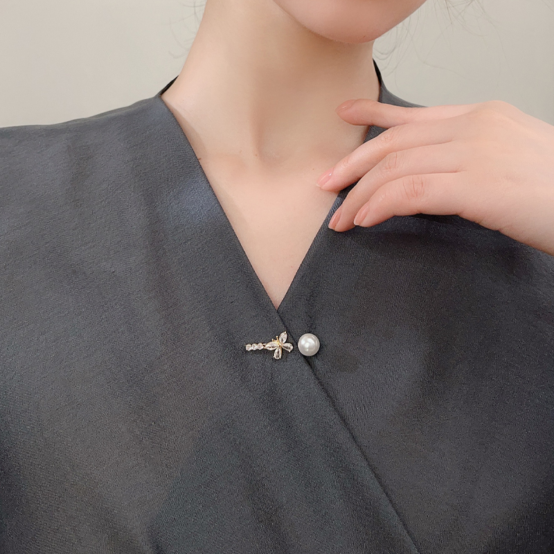 Европейски и американски луксозни игли за ревери, луксозни игли за пеперуди, копчета за жилетки, модерни стилни, елегантни корсажи, сладки производители на едро