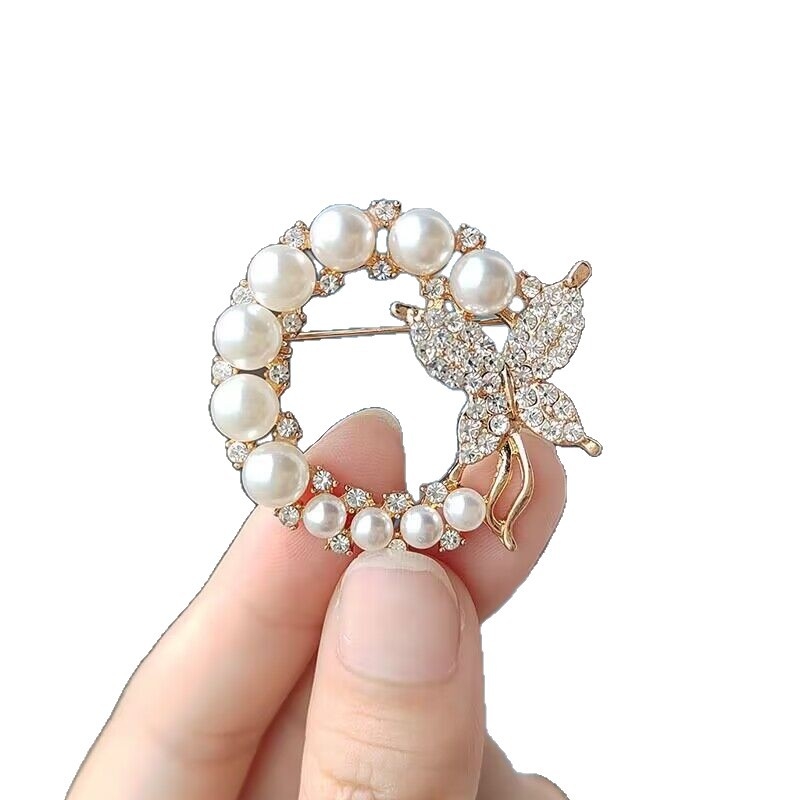 Европейски и американски луксозни игли за ревери, луксозни игли за пеперуди, копчета за жилетки, модерни стилни, елегантни корсажи, сладки производители на едро