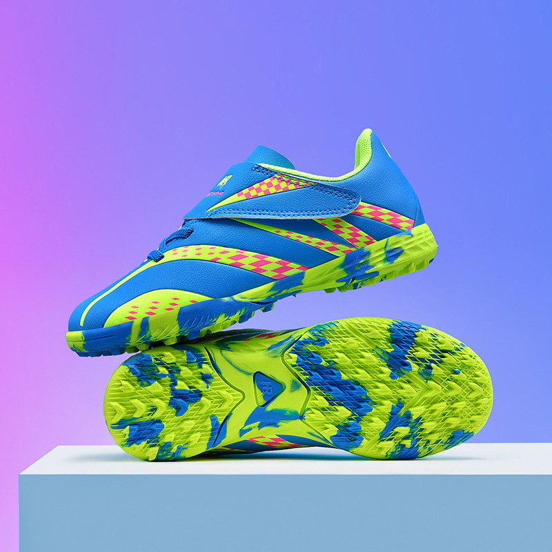 CrossBorder 2025. gada jaunās Putian futbola kurpes ar atlokāmu augšdaļu vīriešiem ar garām un salauztām radzēm jauniešu sacensību treniņu apaviem sievietēm