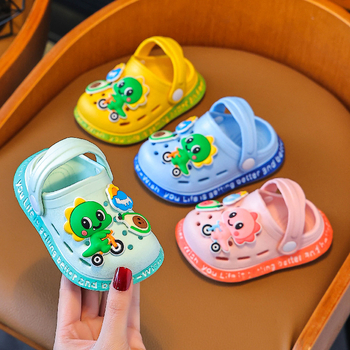 Vaikiški urviniai bateliai vasarinėms mergaitėms, mielos animacinių filmukų šlepetės berniukams, neslystančios vonios basutės su minkštu dugnu