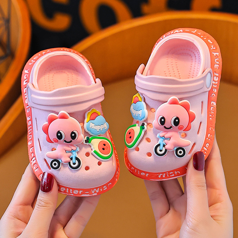 Vaikiški urviniai bateliai vasarinėms mergaitėms, mielos animacinių filmukų šlepetės berniukams, neslystančios vonios basutės su minkštu dugnu