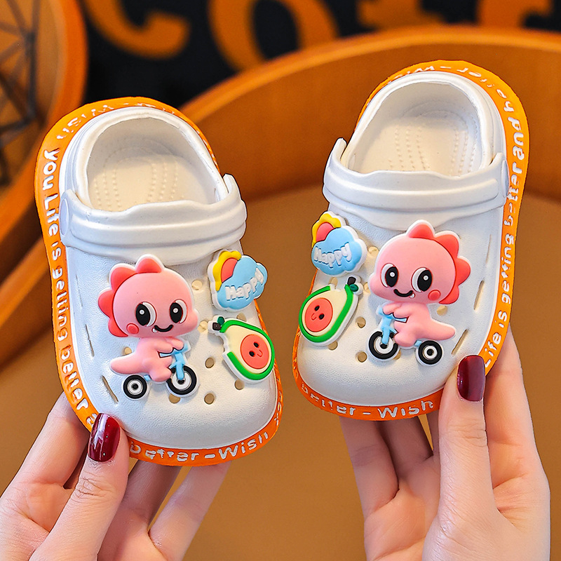 Vaikiški urviniai bateliai vasarinėms mergaitėms, mielos animacinių filmukų šlepetės berniukams, neslystančios vonios basutės su minkštu dugnu