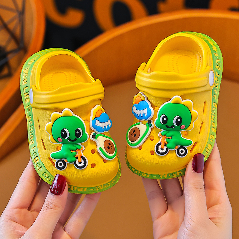 Vaikiški urviniai bateliai vasarinėms mergaitėms, mielos animacinių filmukų šlepetės berniukams, neslystančios vonios basutės su minkštu dugnu