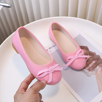 2025. gada pavasara un rudens vienkāršas meiteņu ādas kurpes jaunas bantītes meiteņu mazuļu bērnu kurpes apaļas galvas mīkstas zoles princeses kurpes