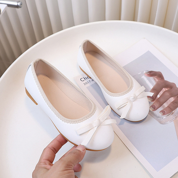 2025. gada pavasara un rudens vienkāršas meiteņu ādas kurpes jaunas bantītes meiteņu mazuļu bērnu kurpes apaļas galvas mīkstas zoles princeses kurpes