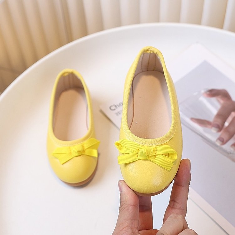 2025. gada pavasara un rudens vienkāršas meiteņu ādas kurpes jaunas bantītes meiteņu mazuļu bērnu kurpes apaļas galvas mīkstas zoles princeses kurpes