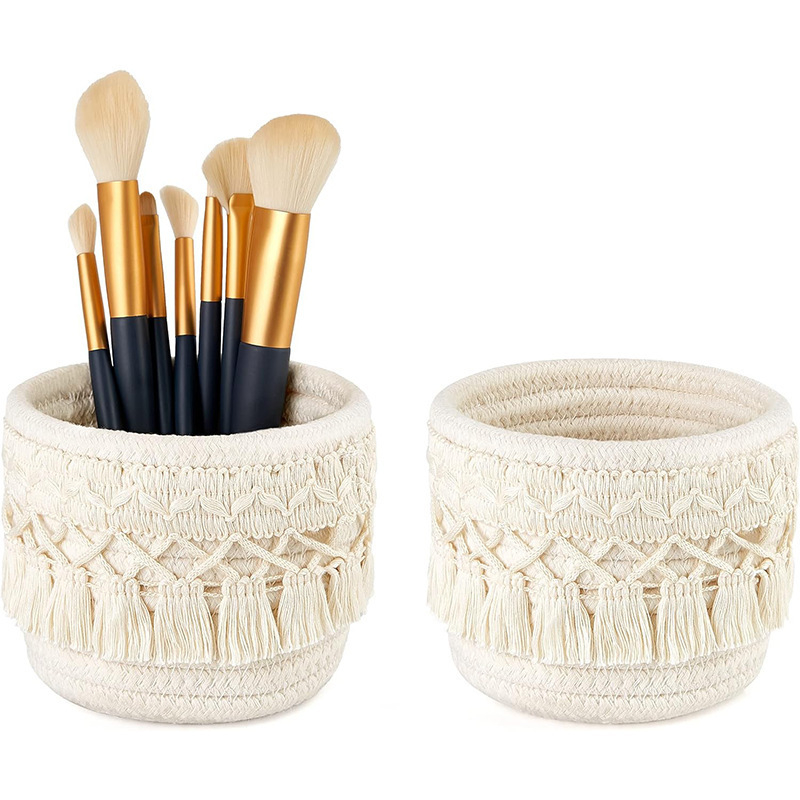 Καλάθι αποθήκευσης για επιτραπέζια χρήση με φούντες στο Amazon, στρογγυλό υφαντό καλάθι αποθήκευσης με στρογγυλές τσάντες και πινέλα μακιγιάζ.